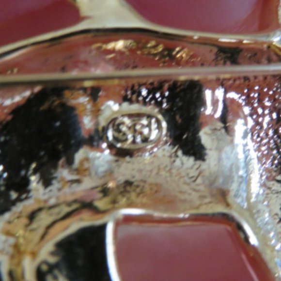 SFJ Gold Alloy CAT with Ball Brooch Vintage (F5) - Picture 3 of 3